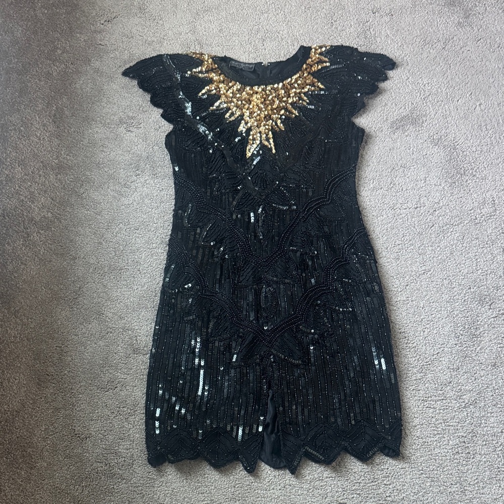 Royal Feelings Black Gold Sequin Beaded Cocktail Dress Cap Sleeve SIZE M
